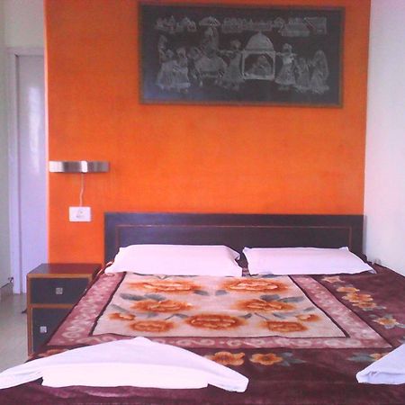 Leela Guest House Varanasi Luaran gambar