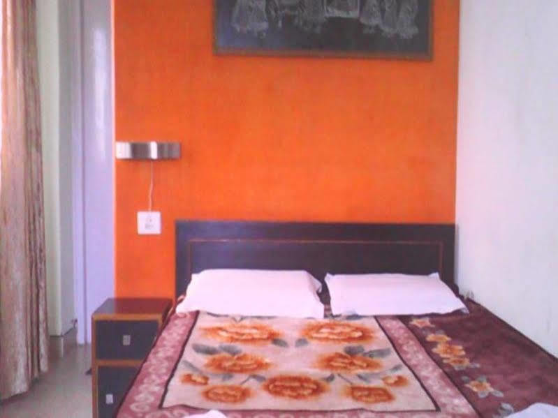 Leela Guest House Varanasi Luaran gambar